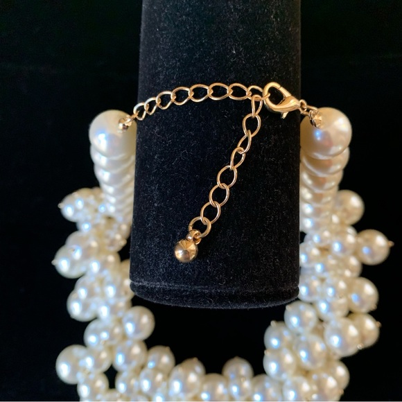 Faux Pearl Necklace - Picture 3 of 9